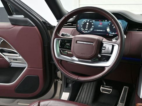 Used 2023 Land Rover Range Rover Long Wheelbase Autobiography image 18