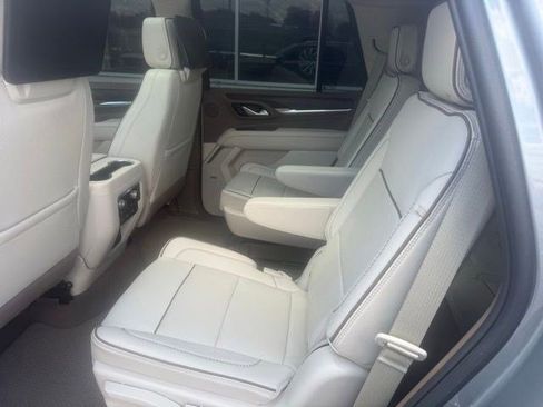 Used 2024 GMC Yukon Denali w/ Denali Reserve Package AWD/4WD image 12