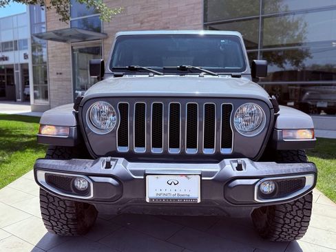 Used 2018 Jeep Wrangler Unlimited Sahara AWD/4WD image 3