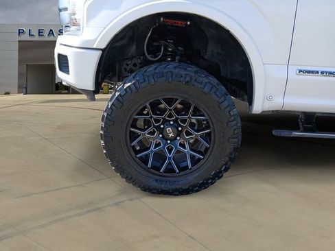 Used 2019 Ford F150 Platinum w/ Equipment Group 701A Luxury AWD/4WD image 14