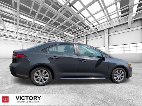 Used 2024 Toyota Corolla LE FWD image 2