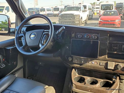 Used 2025 Chevrolet Express 2500 w/ Driver Convenience Package RWD image 7