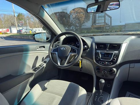 Used 2017 Hyundai Accent SE FWD image 30