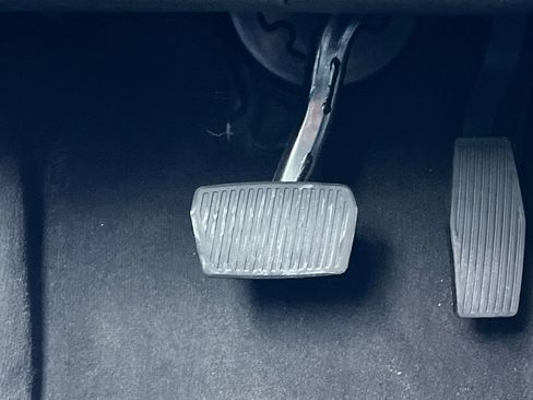 Certified 2025 Cadillac XT4 Premium Luxury image 45