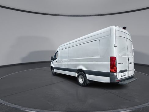 Used 2023 Mercedes-Benz Sprinter 3500 image 12
