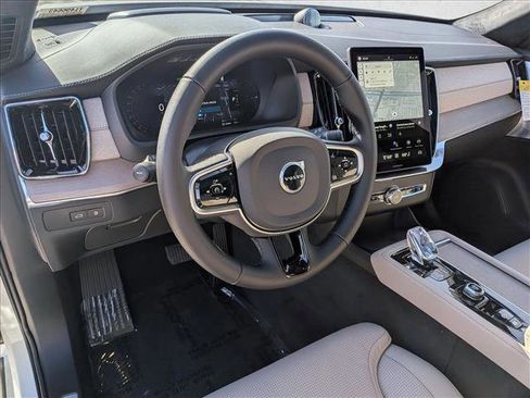 New 2026 Volvo XC90 T8 Ultra w/ Lounge Package AWD/4WD image 3