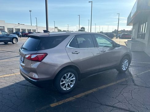 Used 2019 Chevrolet Equinox LT w/ Driver Convenience Package AWD/4WD image 3