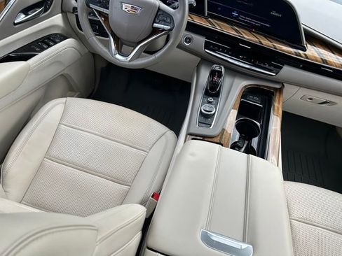 Used 2023 Cadillac Escalade Sport Platinum w/ LPO, ONYX Package image 15