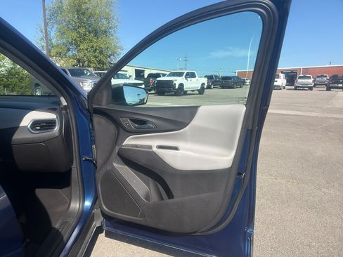Used 2022 Chevrolet Equinox LS FWD image 19