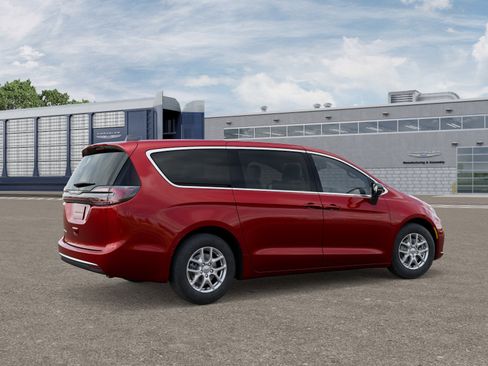 New 2026 Chrysler Pacifica Select image 11