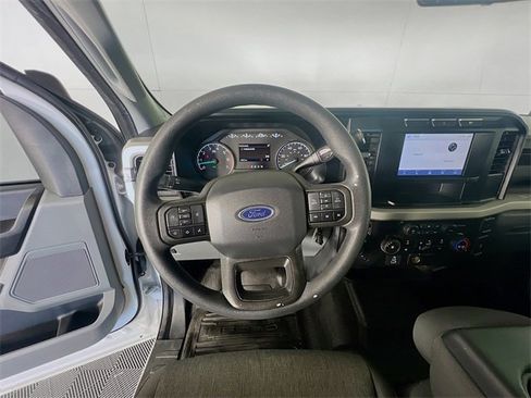 Used 2024 Ford F250 XL w/ XL Chrome Package image 13