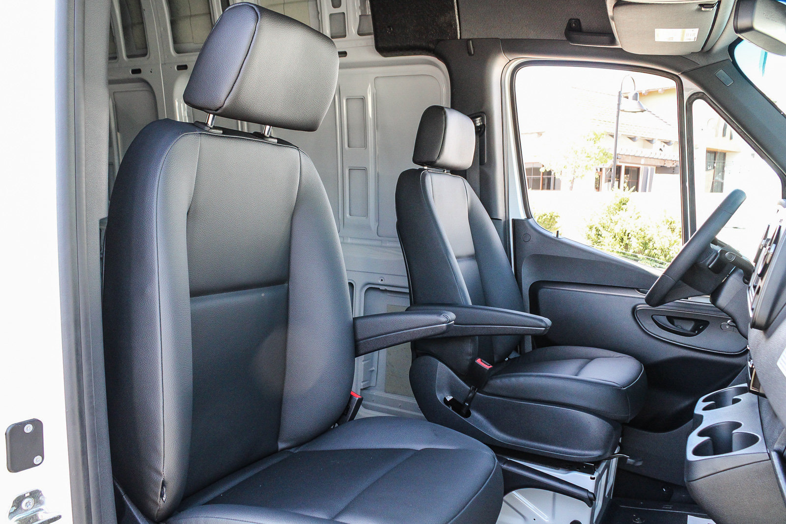 New 2025 Mercedes-Benz Sprinter 2500 image 18
