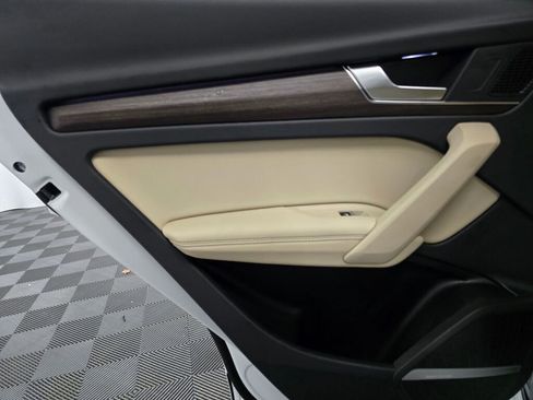 Certified 2025 Audi Q5 2.0T Premium Plus image 21