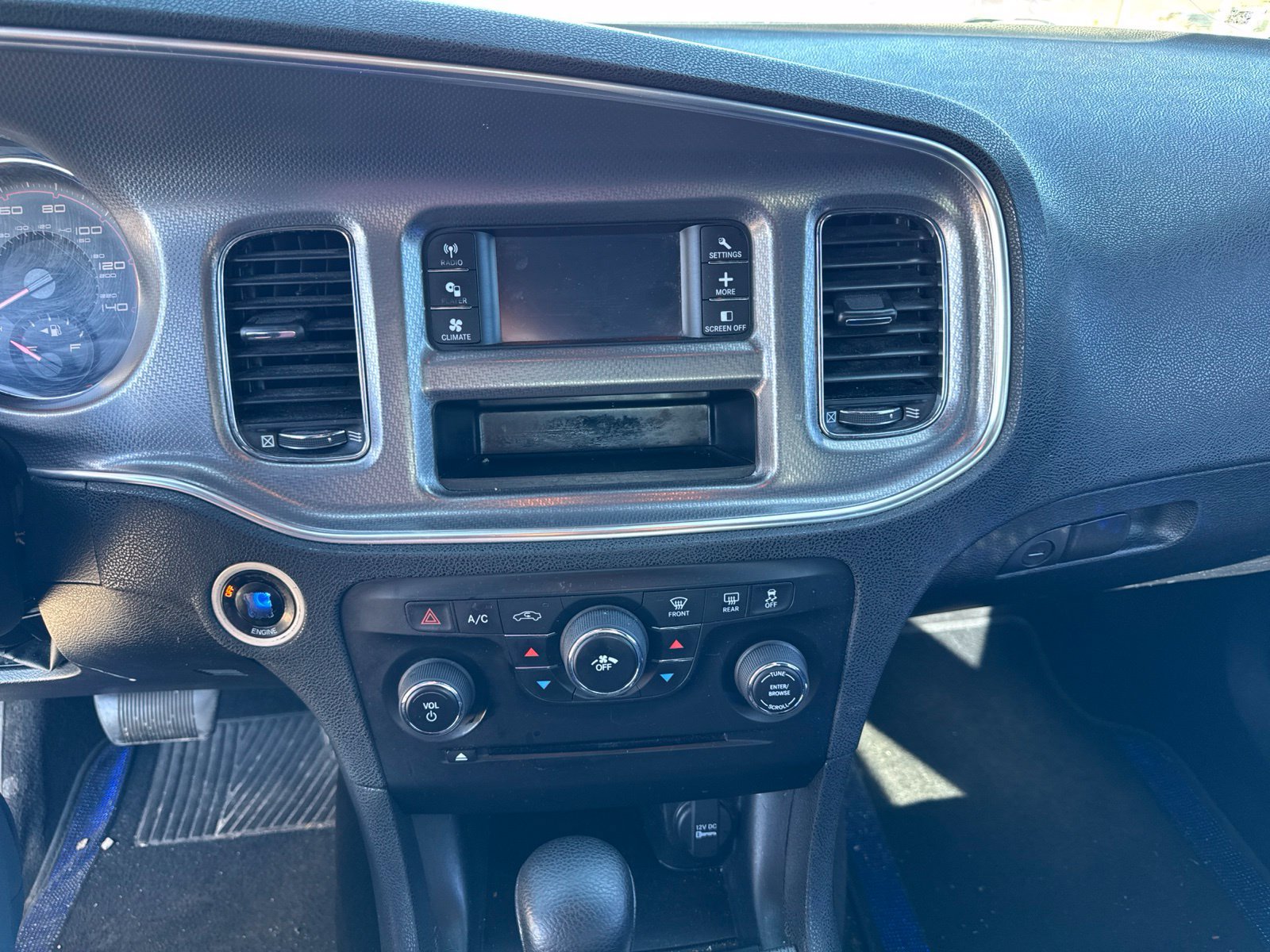 Used 2013 Dodge Charger SE RWD image 9