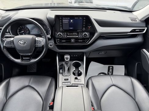 Used 2021 Toyota Highlander XLE image 48