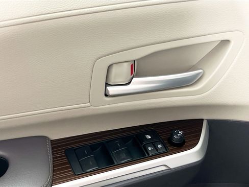 Used 2023 Toyota Sienna XLE image 16