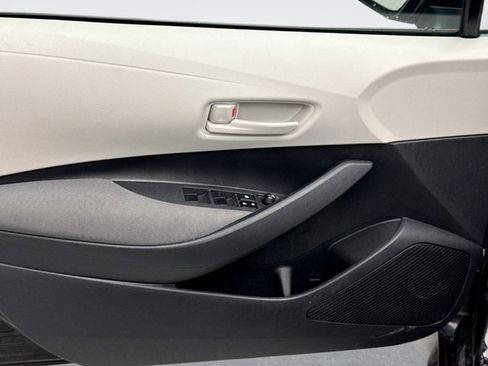 Used 2023 Toyota Corolla LE image 9
