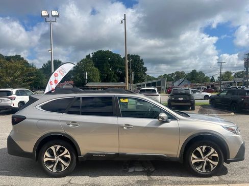 Used 2020 Subaru Outback Limited AWD/4WD image 3