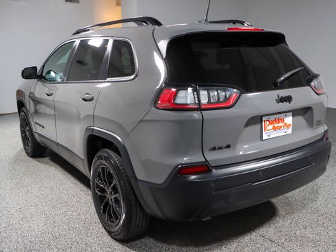 Used 2023 Jeep Cherokee Altitude Lux AWD/4WD image 9