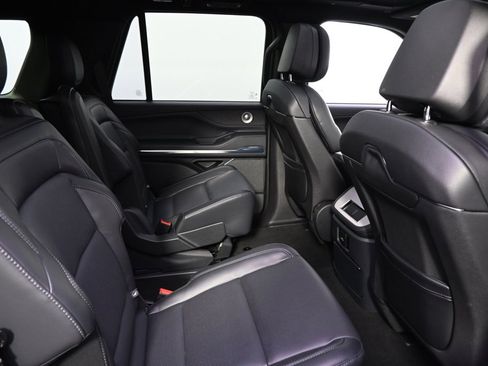 New 2025 Lincoln Navigator Reserve w/ Jet Appearance Package image 18