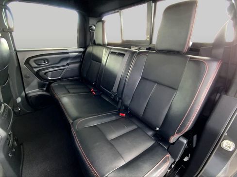 Used 2021 Nissan Titan PRO-4X w/ Pro-4x Convenience Package AWD/4WD image 21