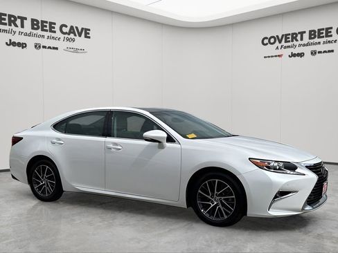 Used 2017 Lexus ES 350 w/ Navigation System Package image 12