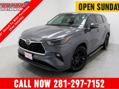 Used 2022 Toyota Highlander LE