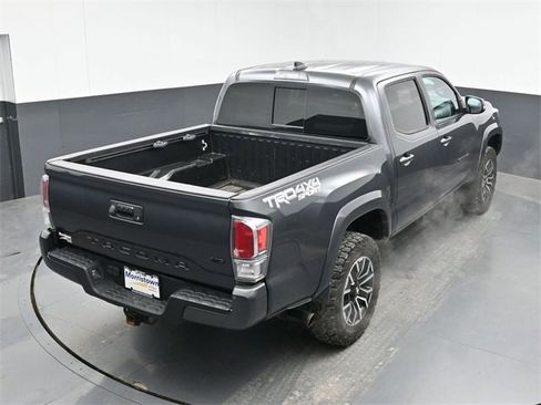 Used 2020 Toyota Tacoma TRD Sport w/ Blackout Package image 38