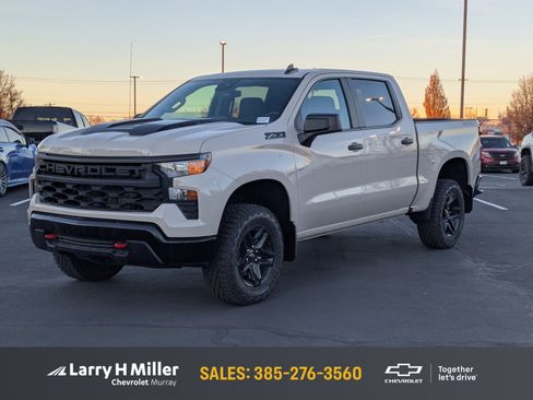 New 2026 Chevrolet Silverado 1500 Custom Trail Boss w/ LPO, Dark Essentials Package image 1