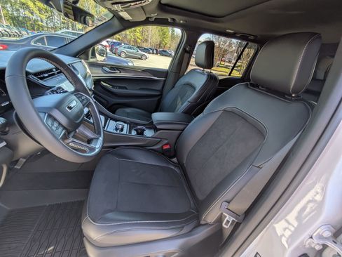New 2026 Jeep Grand Cherokee Altitude AWD/4WD image 18