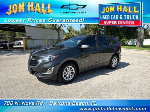 Used 2020 Chevrolet Equinox LS w/ LS Convenience Package FWD image 2