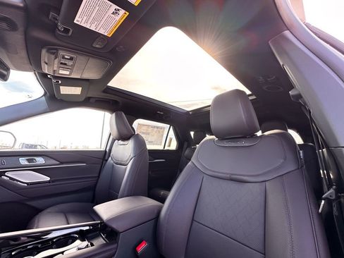 New 2026 Ford Explorer Platinum image 24