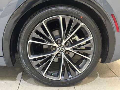 Used 2023 Toyota Prius XLE AWD/4WD image 8