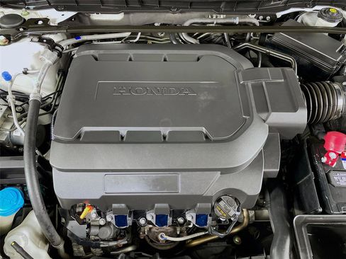 Used 2016 Honda Accord Touring image 36