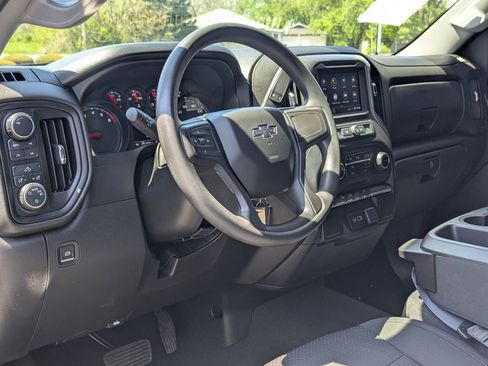 Used 2021 Chevrolet Silverado 1500 Custom Trail Boss AWD/4WD image 9