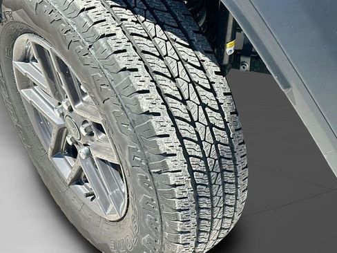 New 2025 Jeep Gladiator Sport image 32