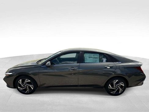 New 2026 Hyundai Elantra Limited w/ Cargo Package FWD image 5