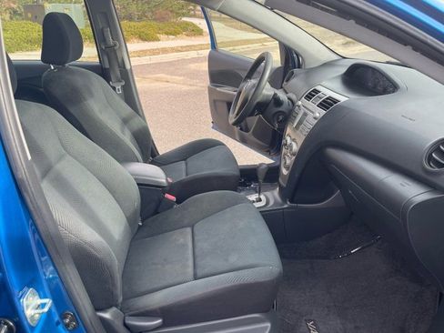Used 2010 Toyota Yaris L image 21