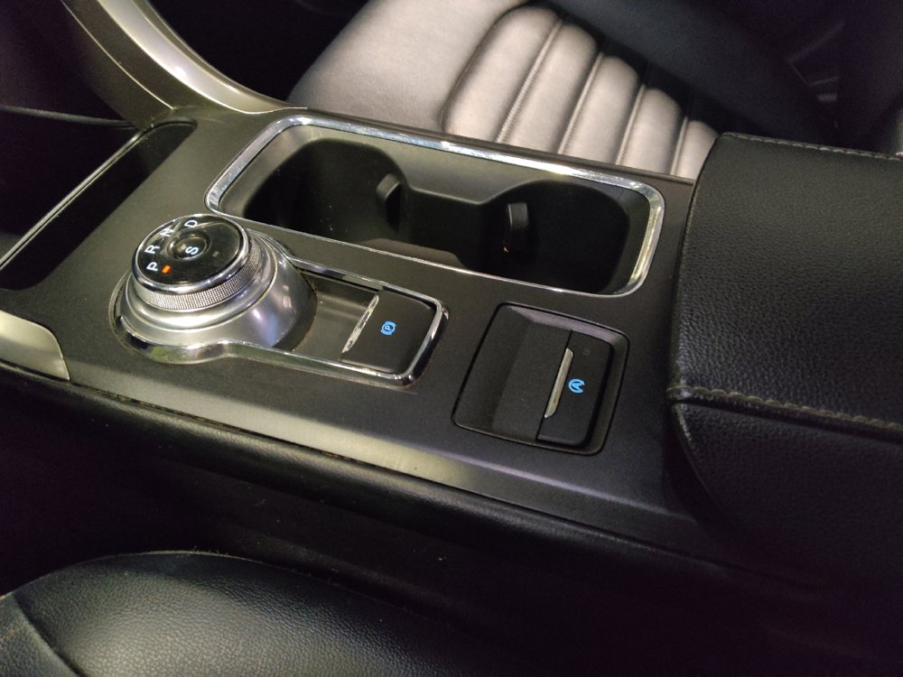 Used 2019 Ford Fusion SEL FWD image 26