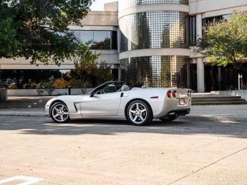 Used 2006 Chevrolet Corvette Convertible w/ Preferred Equipment Group image 48
