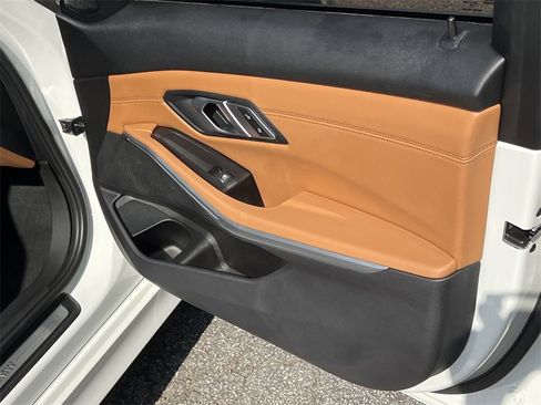 Used 2020 BMW 330i Sedan w/ Convenience Package image 11