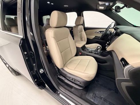 Certified 2023 Chevrolet Traverse LT w/ LT Premium Package image 29