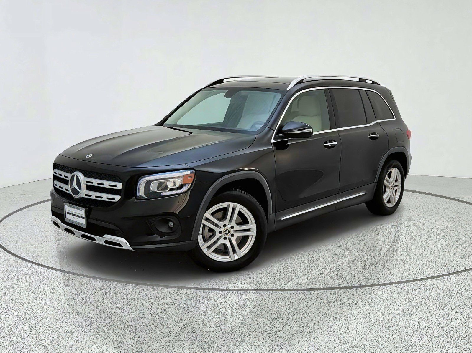 Used 2023 Mercedes-Benz GLB 250 image 1