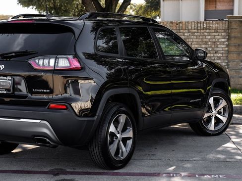 Used 2022 Jeep Cherokee Limited image 17