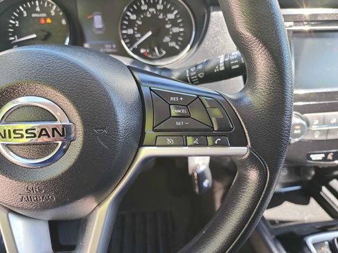 Used 2018 Nissan Rogue S image 16