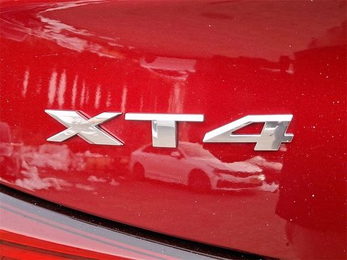 Used 2023 Cadillac XT4 Luxury w/ Cold Weather Package image 32