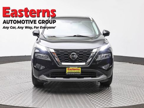 Used 2021 Nissan Rogue SV w/ Premium Package AWD/4WD image 2