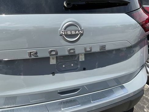 Used 2026 Nissan Rogue SV FWD image 8