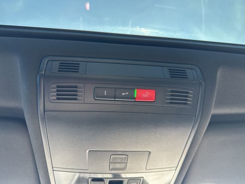 Certified 2022 Volkswagen Tiguan SEL R-Line image 73