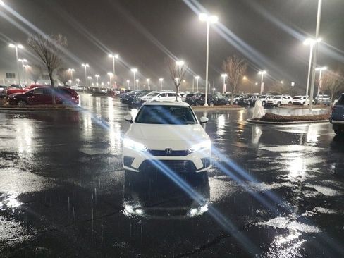 Used 2023 Honda Civic Touring image 2